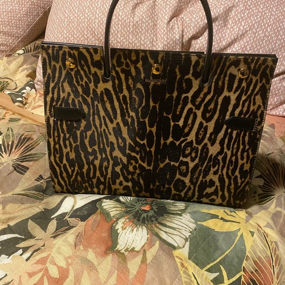 NWOT 🔥BURBERRY🔥 calf hair animal print bag RARE. New condition - Picture 5 of 11